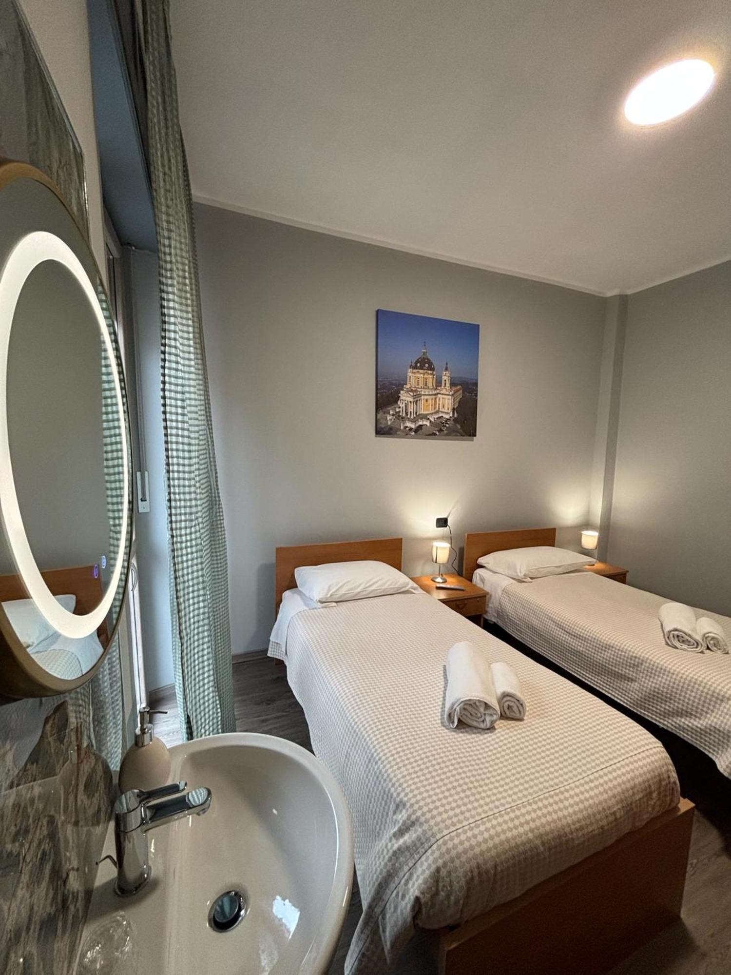 Domus Hotel Caselle Torinese Eksteriør bilde