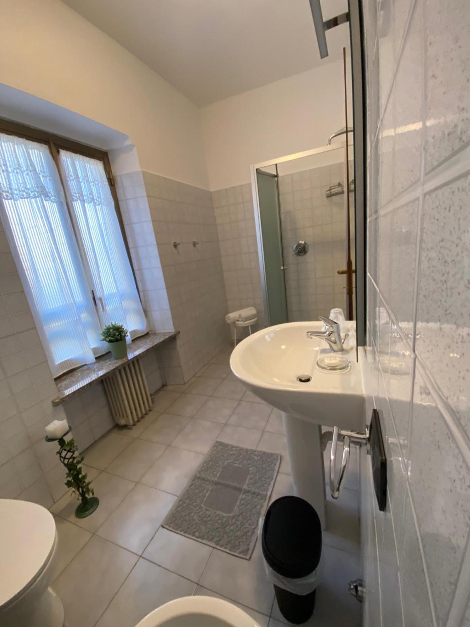Domus Hotel Caselle Torinese Eksteriør bilde